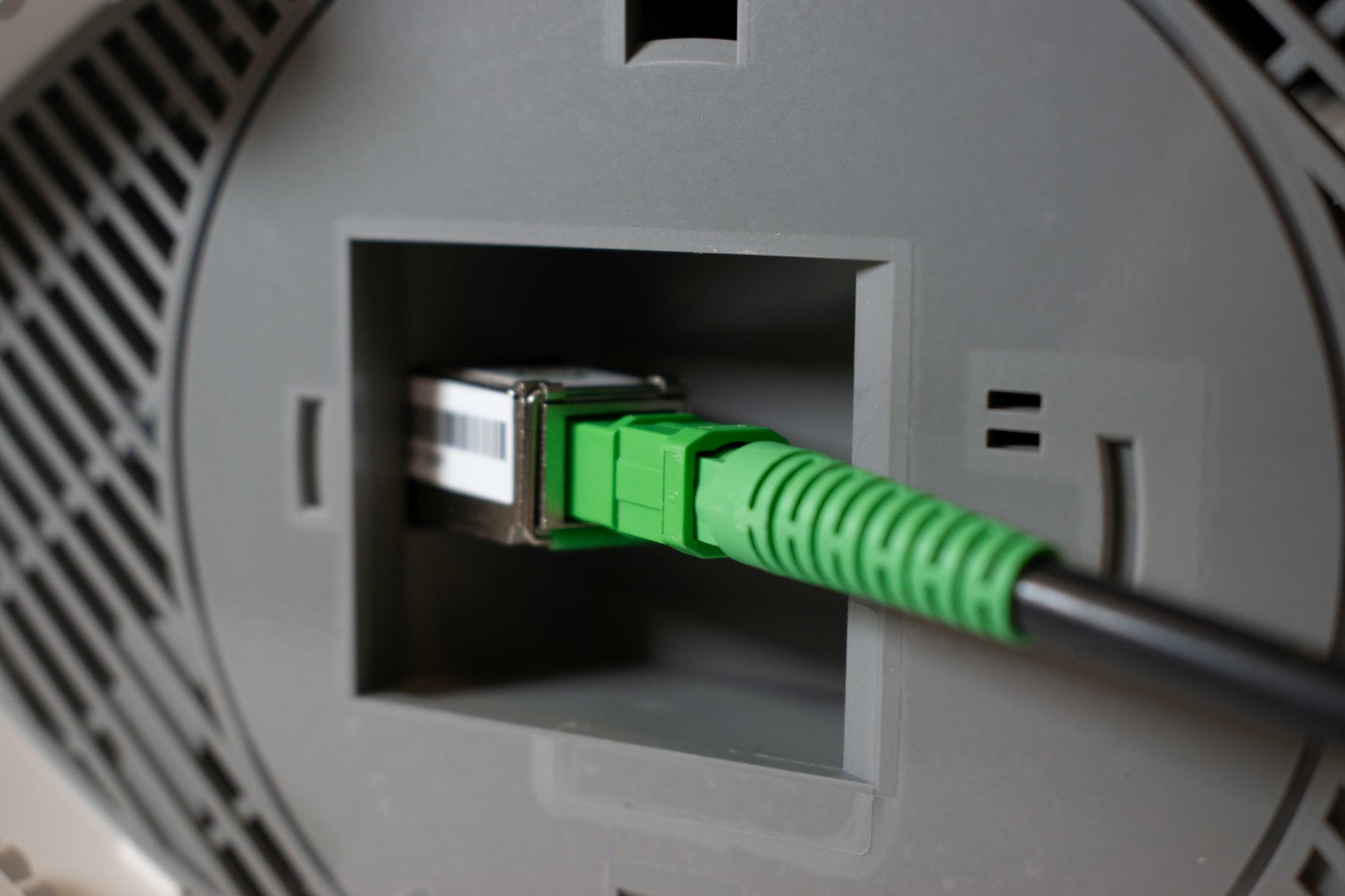 Adtran Dual Band Wi-Fi Mesh Gateway 2.5GE Port and Voice Support